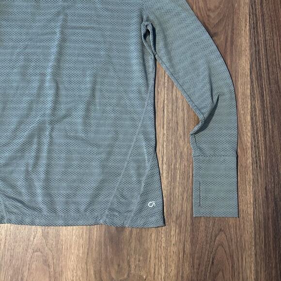 Gap Mesh Top Women S Gray Lightweight Breathable Casual Activewear Layering Tee - Picture 2 of 5